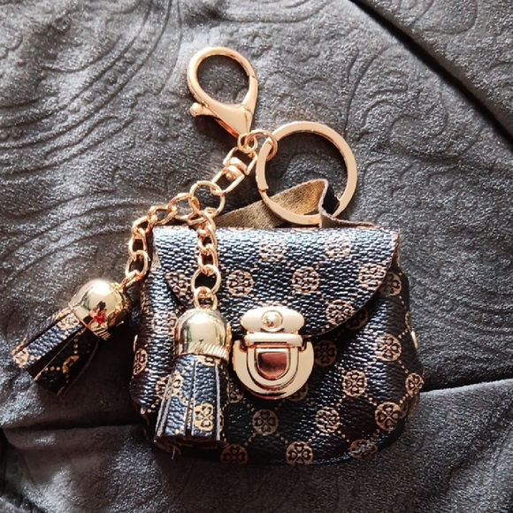 Chic Black Mini Bag Keychain with Gold Accents - Picture 5 of 13